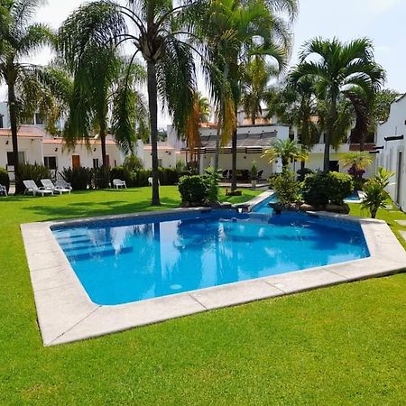 Hotel Canarios Cuernavaca Exterior foto
