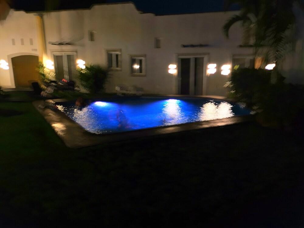 Hotel Canarios Cuernavaca Exterior foto