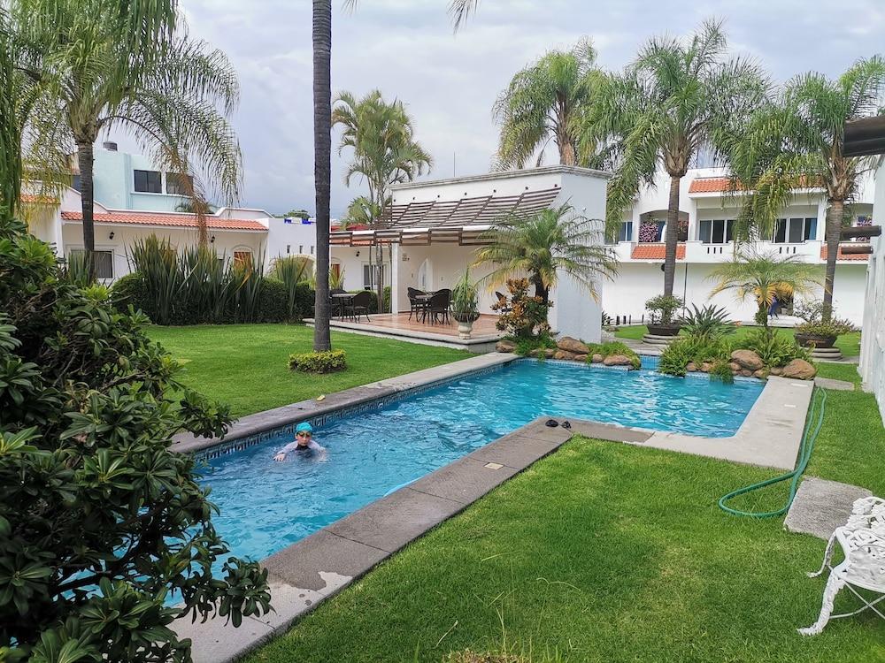 Hotel Canarios Cuernavaca Exterior foto